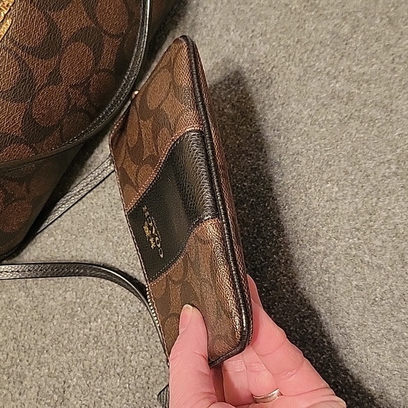 Coach set, mini bag & wristlet, saffiano leather, dark brn & blk signature C - Picture 6 of 14